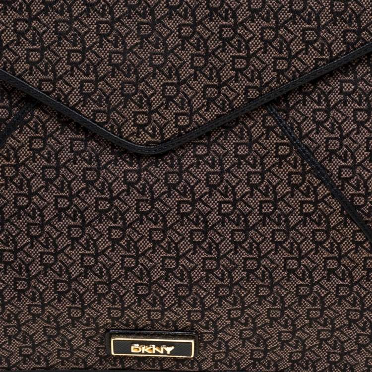 Pre Owned Dkny Brown/Black Canvas and Leather Wristlet Clutch