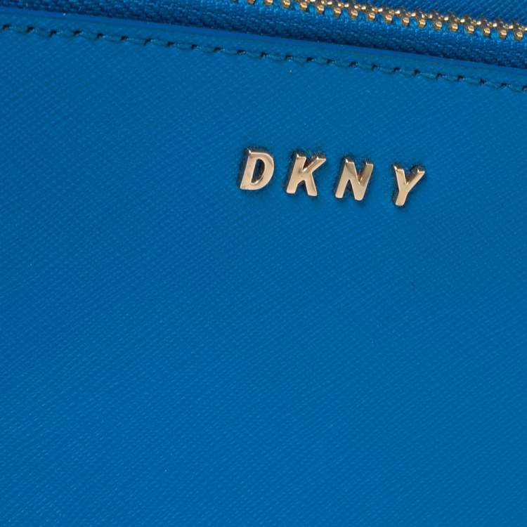 Pre Owned DKNY Blue Saffiano Leather Small Bryant Park Pocket Crossbody Bag