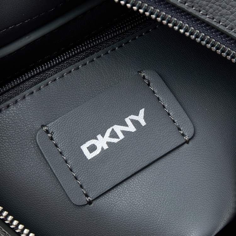 Pre Owned DKNY Grey Leather Winston Crossbody Bag