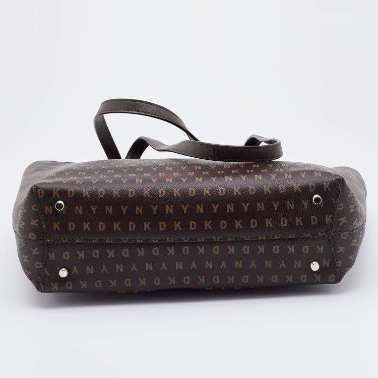 Pre Owned DKNY Brown Signature Coated Canvas Bryant Tote