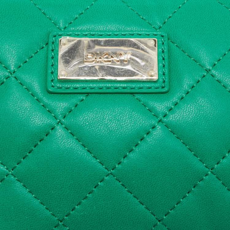 Pre Owned Dkny Green Quilted Leather Zip Convertible Crossbody Bag