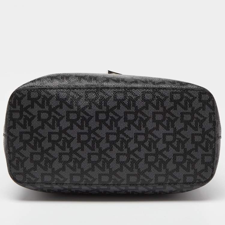 Pre Owned Dkny Black Signature Coated Canvas Padlock Tote