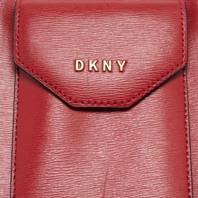 مملوكة مسبقًا DKNY Red Leather Alexa Phone Crossbody Bag