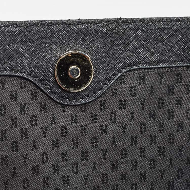 مملوكة مسبقًا Dkny Black Leather Bryant Park Flap Shoulder Bag