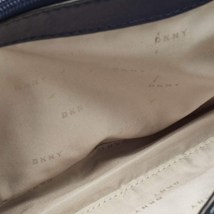 مملوكة مسبقًا DKNY Navy Blue Quilted Leather Allen Flap Shoulder Bag