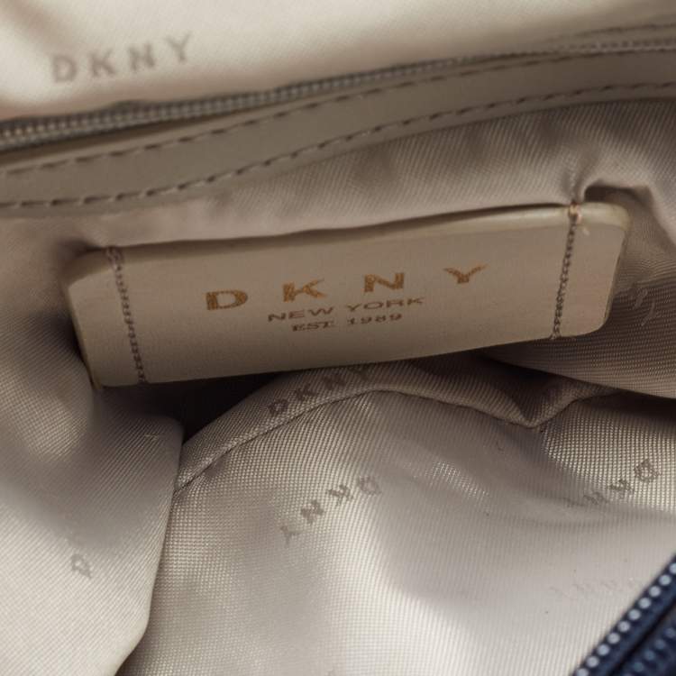 مملوكة مسبقًا DKNY Navy Blue Quilted Leather Allen Flap Shoulder Bag