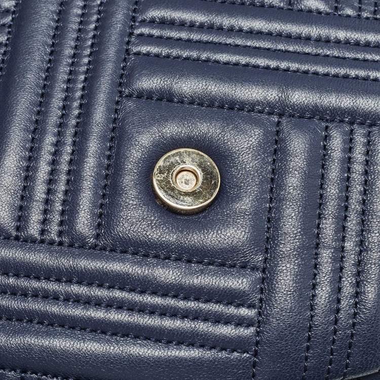 مملوكة مسبقًا DKNY Navy Blue Quilted Leather Allen Flap Shoulder Bag