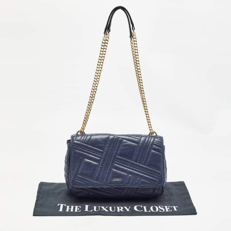 مملوكة مسبقًا DKNY Navy Blue Quilted Leather Allen Flap Shoulder Bag