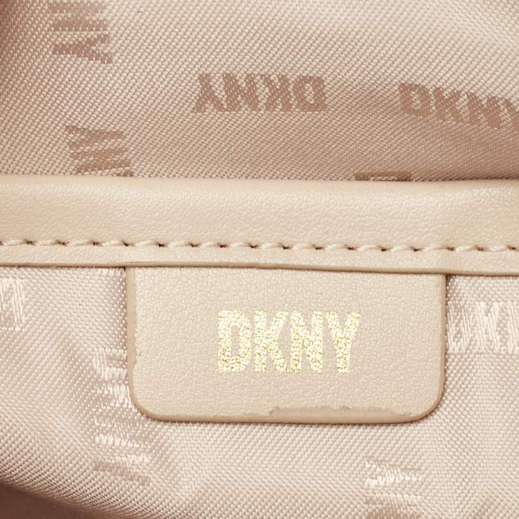 Pre Owned Dkny White Leather Bryant Park Dome Crossbody Bag