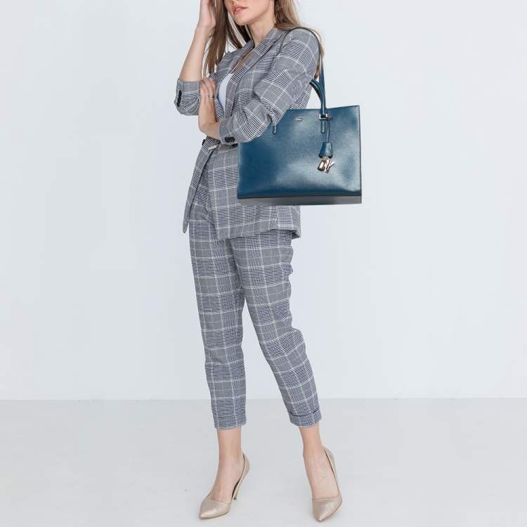 Pre Owned DKNY Blue Leather Perri Box Tote