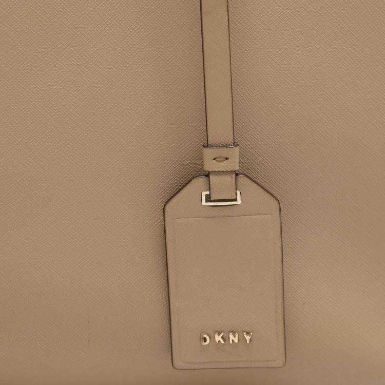 Pre Owned DKNY Beige Leather Bryant Park Chain Tote