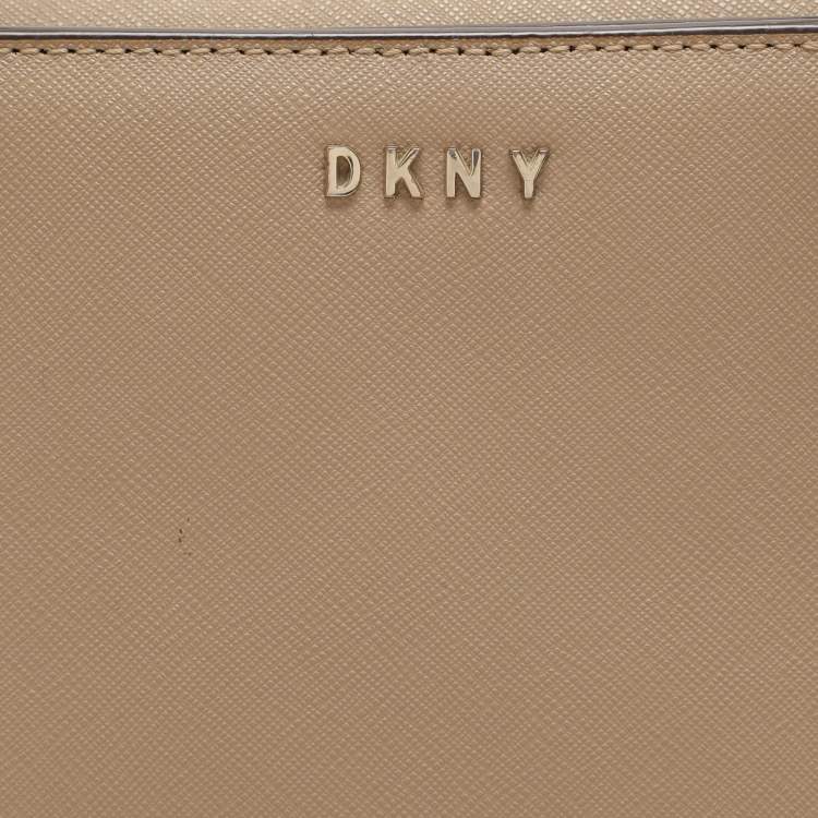 Pre Owned DKNY Beige Leather Bryant Park Chain Tote