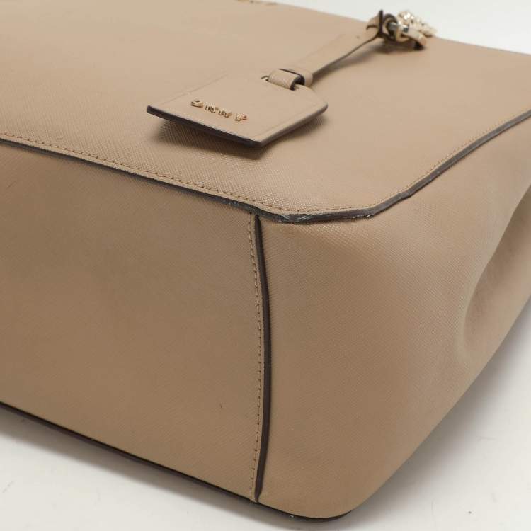 Pre Owned DKNY Beige Leather Bryant Park Chain Tote