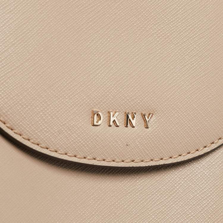 مملوكة مسبقًا DKNY Beige Saffiano Leather Flap Phone Crossbody Bag