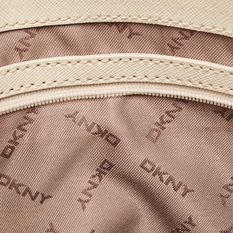 Pre Owned DKNY Off White Leather Bryant Zip Crossbody Bag 