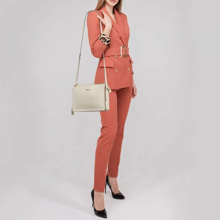 Pre Owned DKNY Off White Leather Bryant Zip Crossbody Bag 