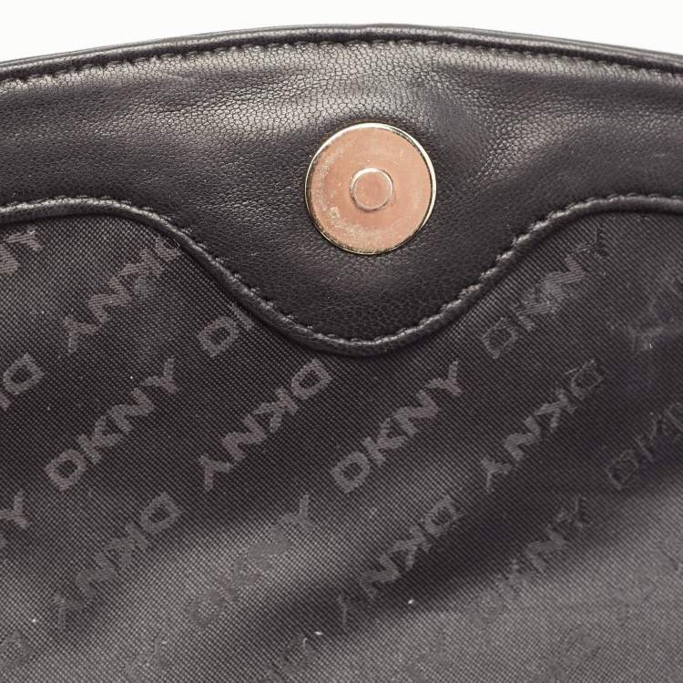 Pre Owned Dkny Black Quilted Leather Logo Flap Chain Clutch
