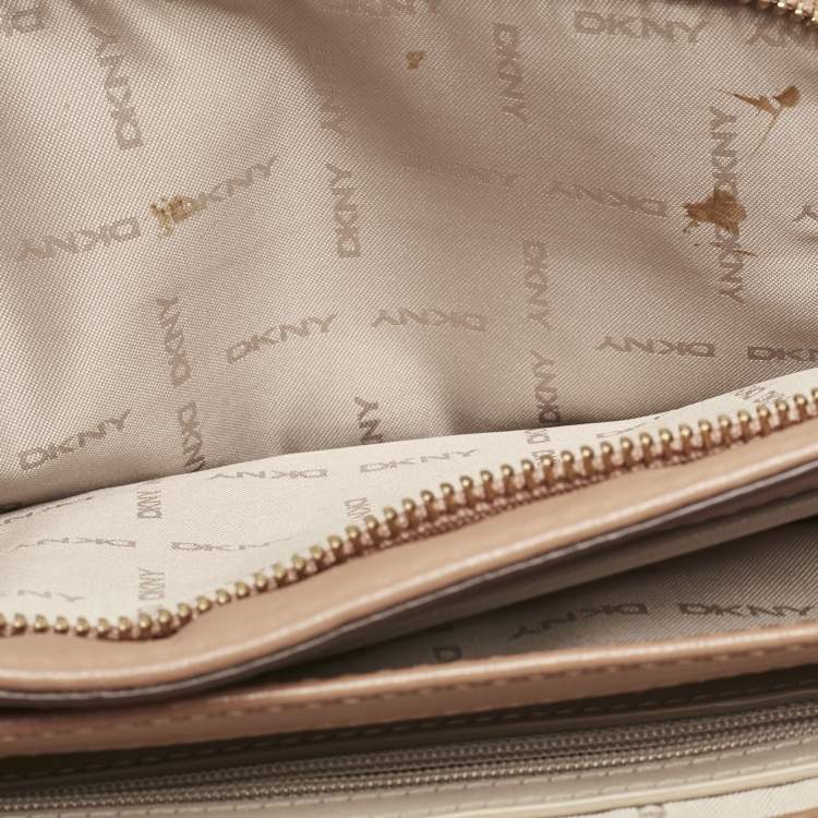 Pre Owned DKNY Brown Quilted Leather Allen Crossbody Bag