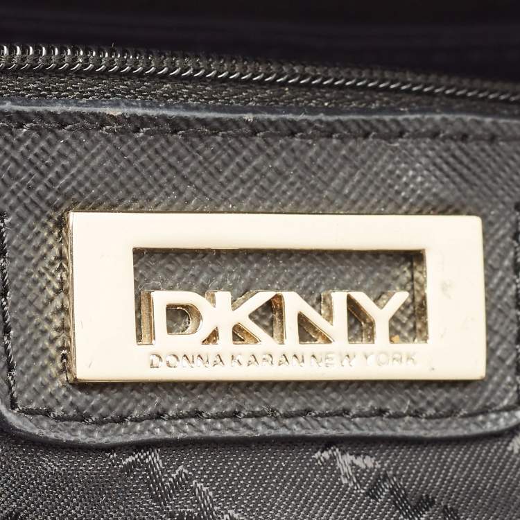 Pre Owned DKNY Navy Blue Leather Chain Flap Shoulder Bag