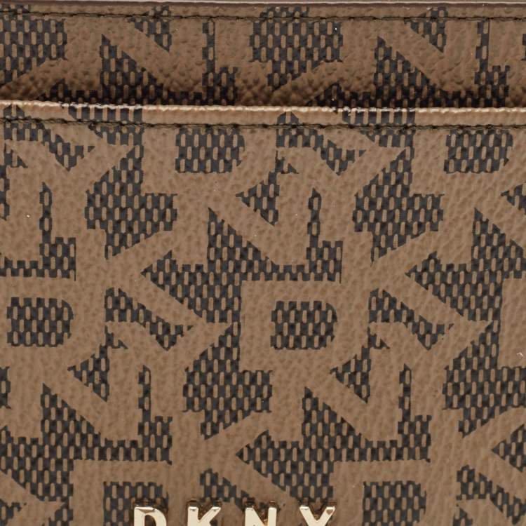 Pre Owned DKNY Beige/Brown Signature Coated Canvas Card Holder