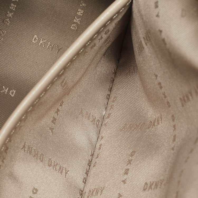 Pre Owned DKNY Tan/Beige Signature Coated Canvas Bryant Boston Bag
