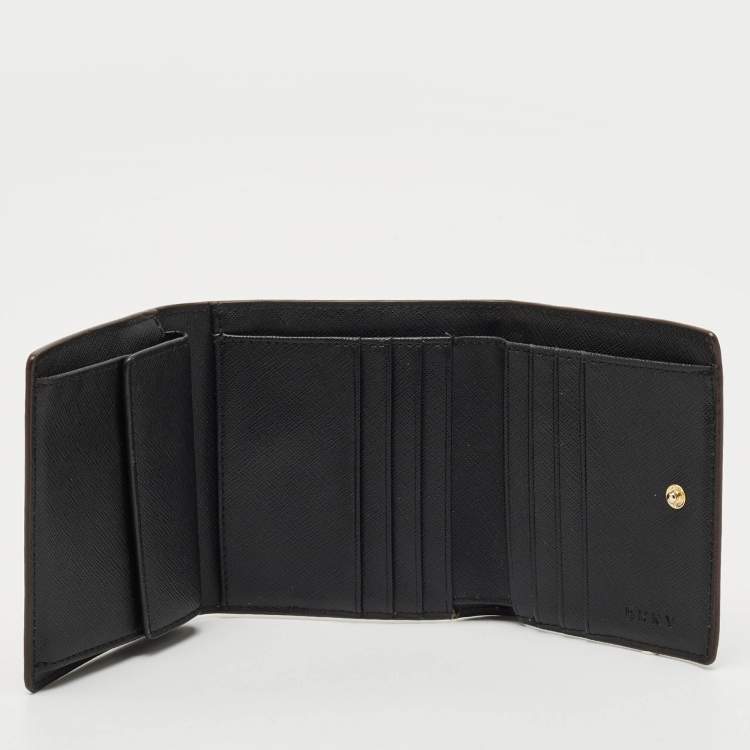 Pre Owned Dkny Gold Leather Trifold Wallet