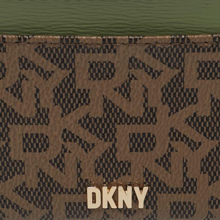 Pre Owned Dkny Brown/Green Monogram Coated Canvas and Leather Logo Card Holder