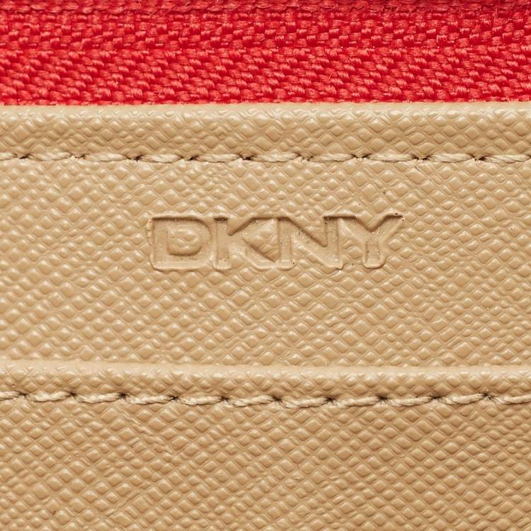 مملوكة مسبقًا Dkny Beige/Red Monogram Fabric Zip Continental Wallet