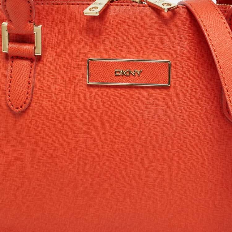 مملوكة مسبقًا حقيبة DKNY ساتشيل جلد برتقالي دوم