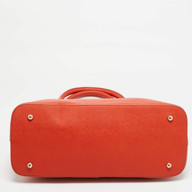 مملوكة مسبقًا حقيبة DKNY ساتشيل جلد برتقالي دوم