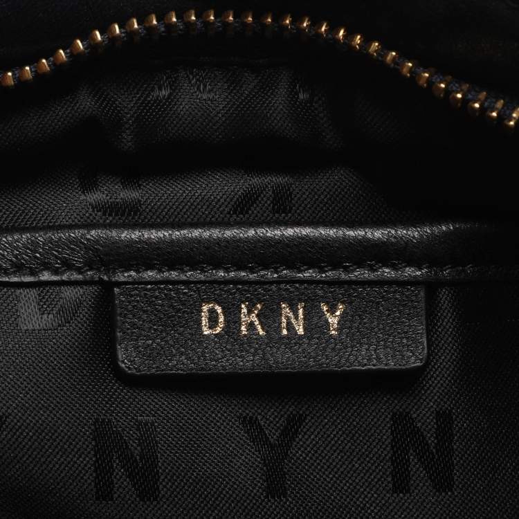 Pre Owned Dkny Navy Blue Quilted Leather Crossbody Bags