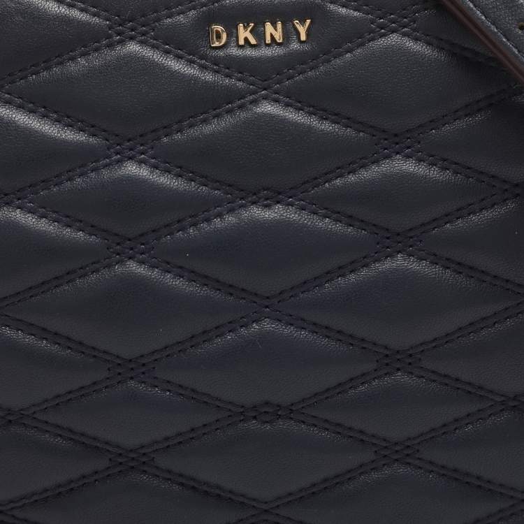 Pre Owned Dkny Navy Blue Quilted Leather Crossbody Bags