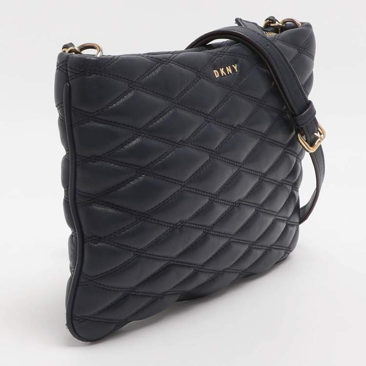 Pre Owned Dkny Navy Blue Quilted Leather Crossbody Bags