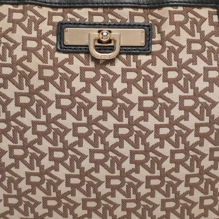 Pre Owned Dkny Bryant Beige/Black Signature Canvas and Leather Shoulder Bags
