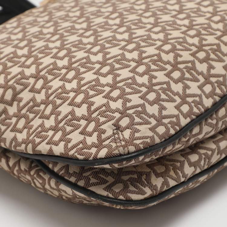 Pre Owned Dkny Bryant Beige/Black Signature Canvas and Leather Shoulder Bags