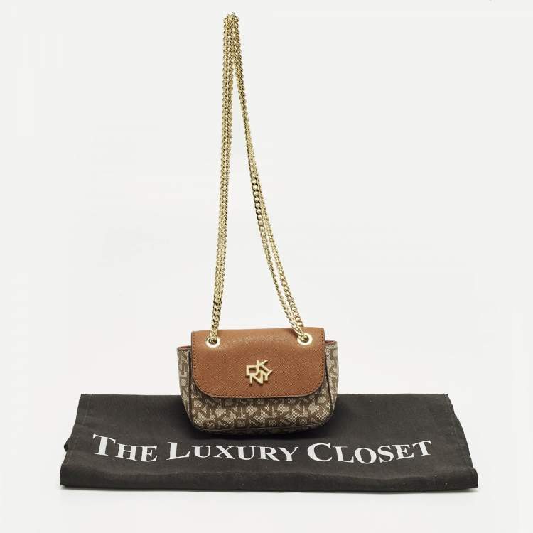 مملوكة مسبقًا DKNY Brown/Beige Signature Coated Canvas and Saffiano Leather Chain Mini Crossbody Bag