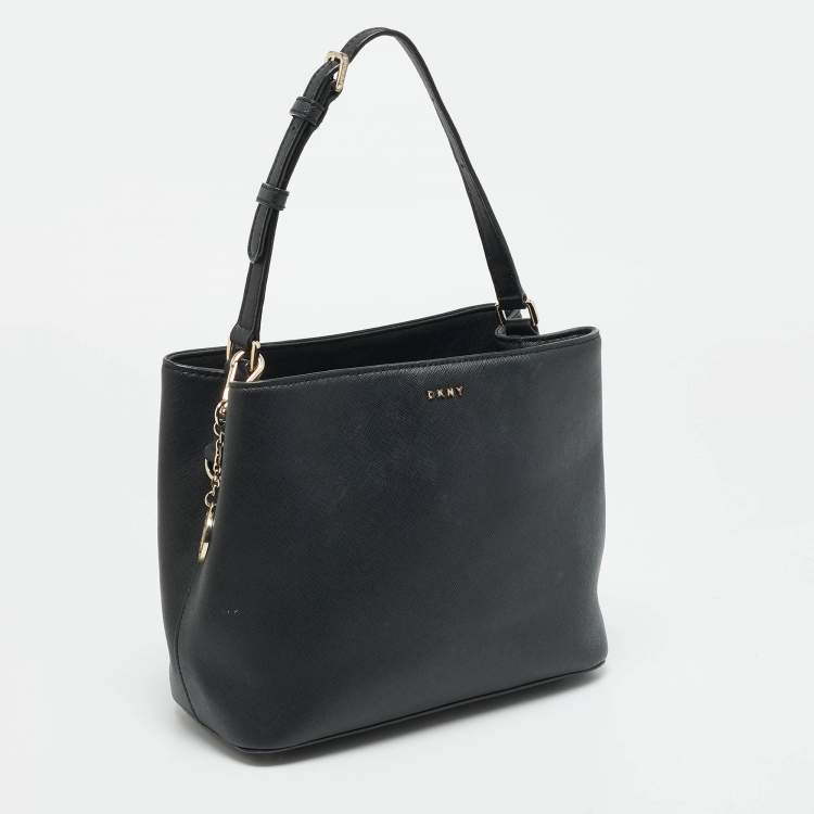 Pre Owned Dkny Bryant Park Black Leather Bucket Bag