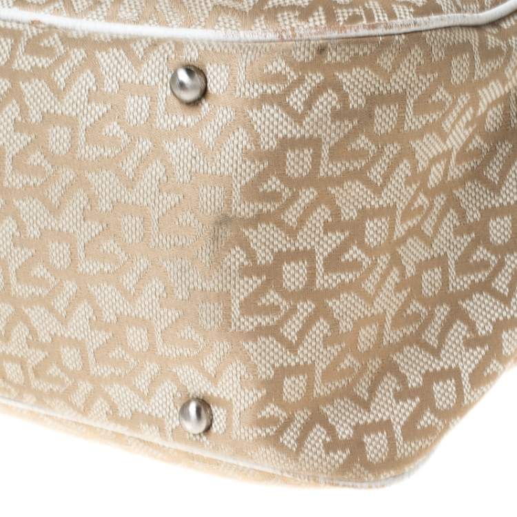 مملوكة مسبقًا DKNY Beige/White Signature Canvas and Leather Front Pocket Hobo