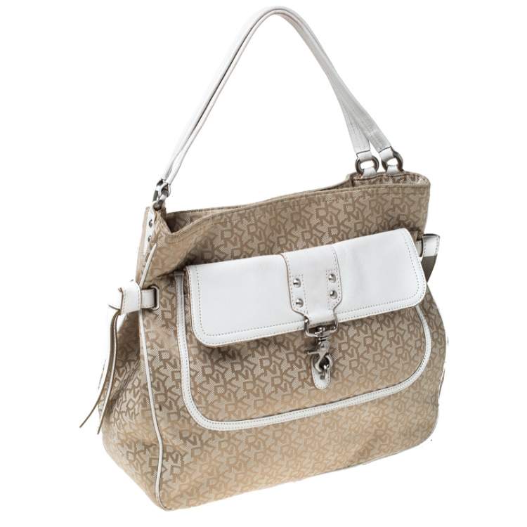 مملوكة مسبقًا DKNY Beige/White Signature Canvas and Leather Front Pocket Hobo