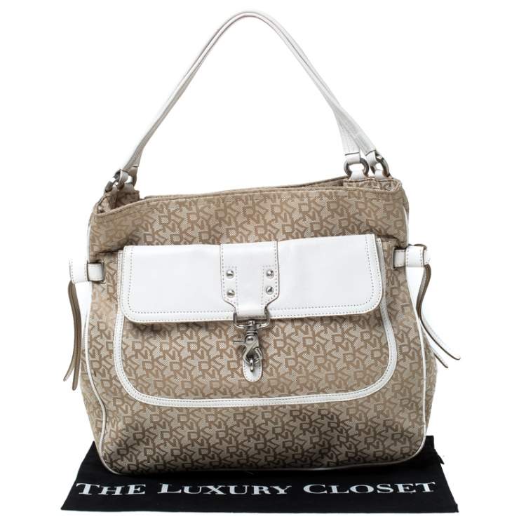 مملوكة مسبقًا DKNY Beige/White Signature Canvas and Leather Front Pocket Hobo