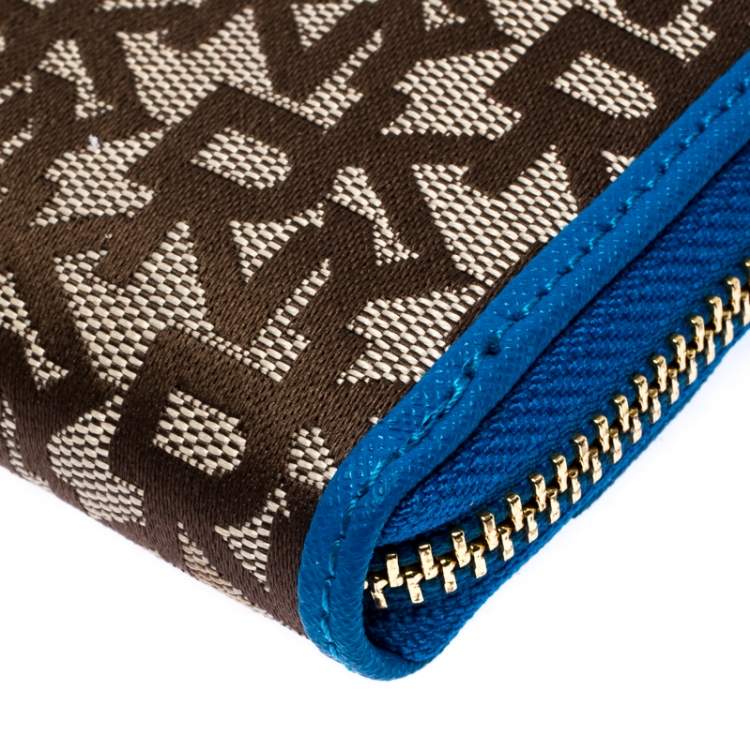 Pre Owned Dkny Beige/Blue Signature Canvas Zip Around Wallet