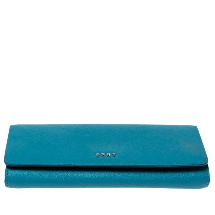 Pre Owned Dkny Sky Blue Leather Flap Continental Wallet