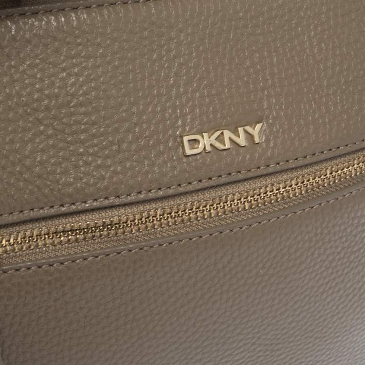 Pre Owned DKNY Brown Leather Front Zip Crossbody Bag
