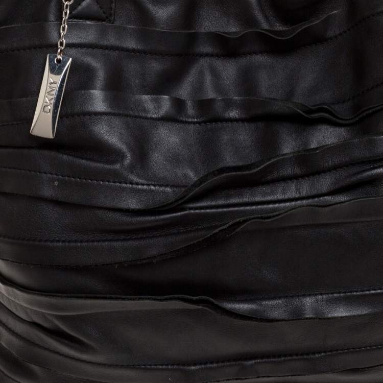 Pre Owned Dkny Black Ruffle Leather Chain Tote