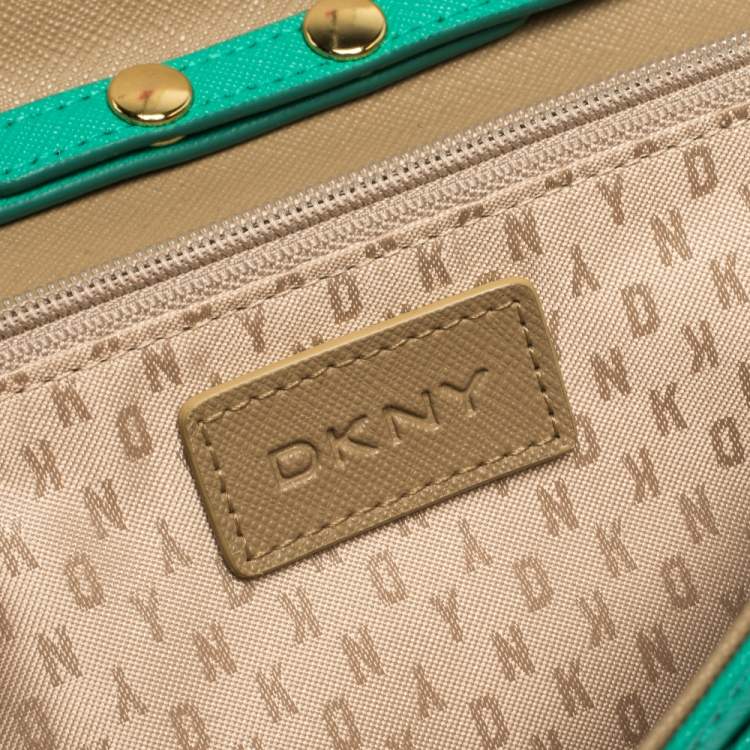 Pre Owned Dkny Green Leather Flap Wallet on Chain 