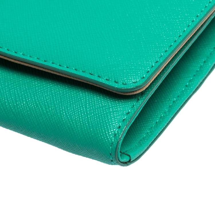 Pre Owned Dkny Green Leather Flap Wallet on Chain 