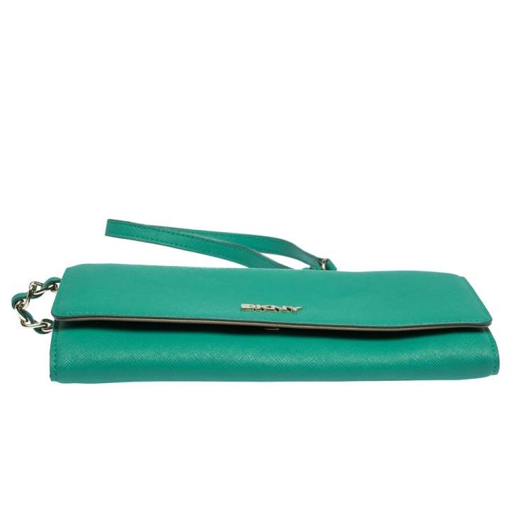 Pre Owned Dkny Green Leather Flap Wallet on Chain 