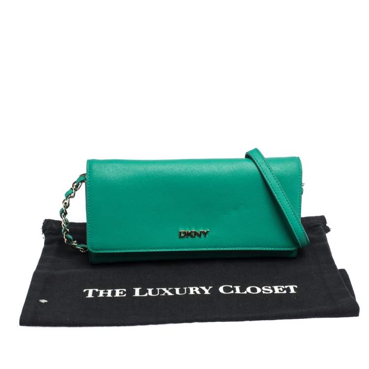 Pre Owned Dkny Green Leather Flap Wallet on Chain 