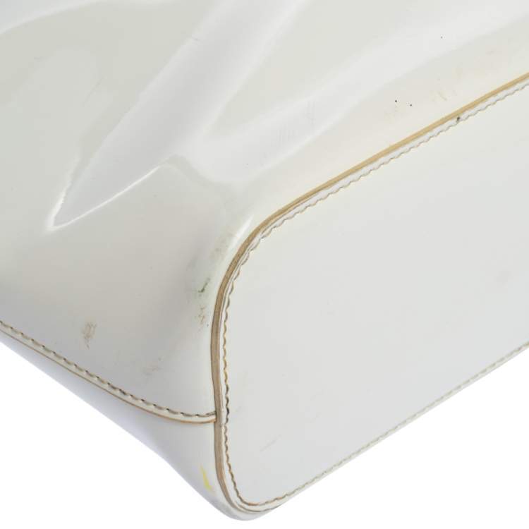 Pre Owned Dkny White Patent Leather Chain Tote