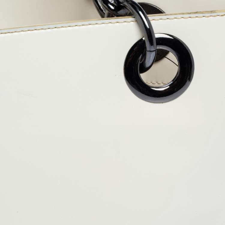 Pre Owned Dkny White Patent Leather Chain Tote